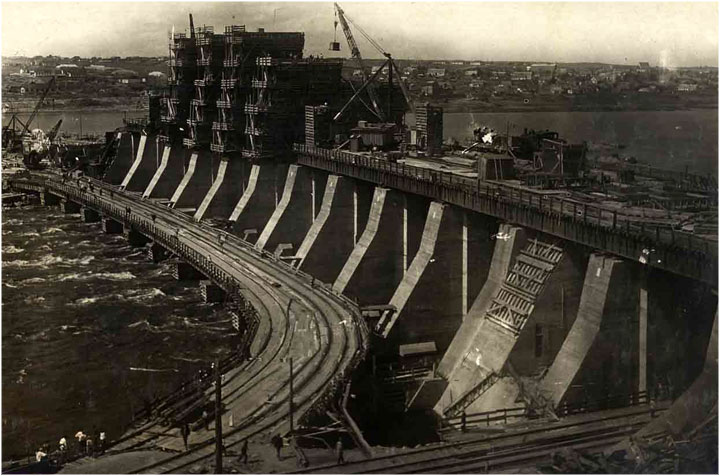 baraj pe nipru în construcție