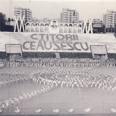 cult al personalității pentru ceaușescu