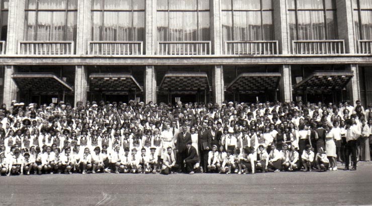 ceaușescu și studenți americani