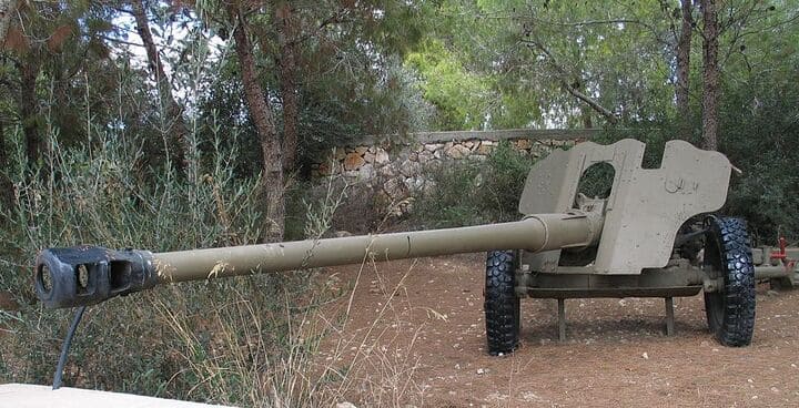 tunul d-44