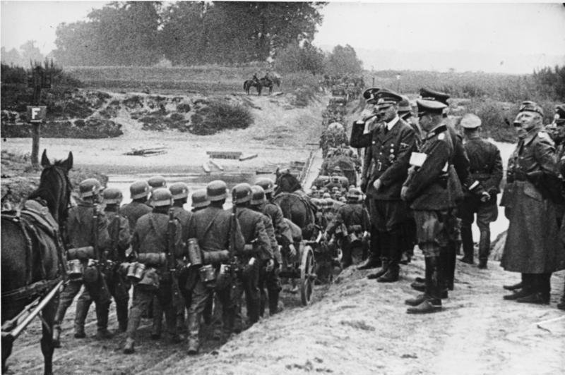hitler privind invazia poloniei 