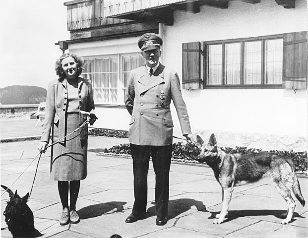 hitler și eva braun la berghof
