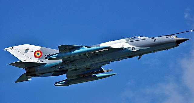 mig-21 lancer în zbor