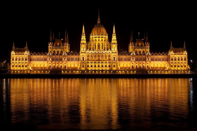 palatul parlamentului din budapesta