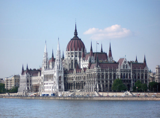 clădirea parlamentului maghiar din budapesta