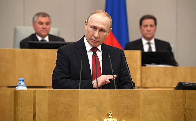 putin ținând un discurs