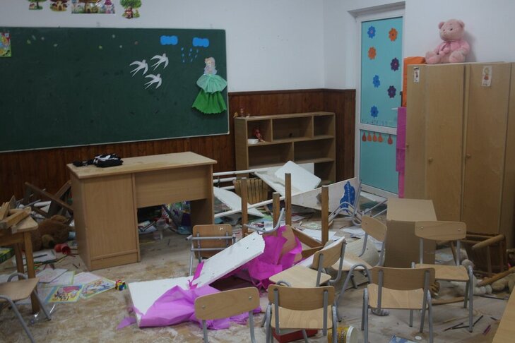 școală românească distrusă