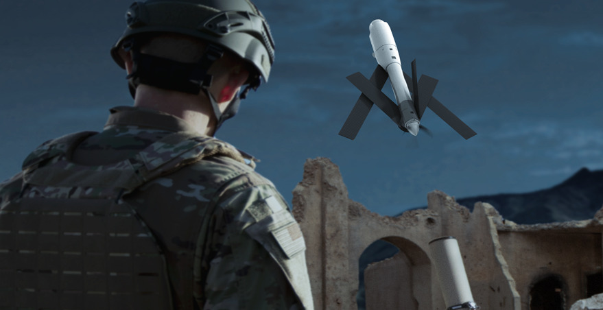 soldat și dronă