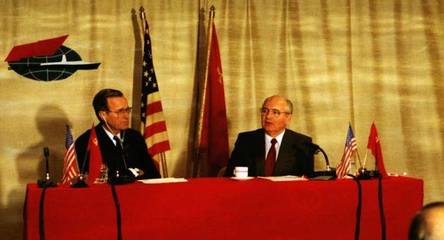 mihail gorbaciov și george h. w. bush