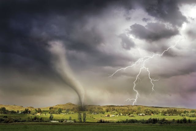 tornadă