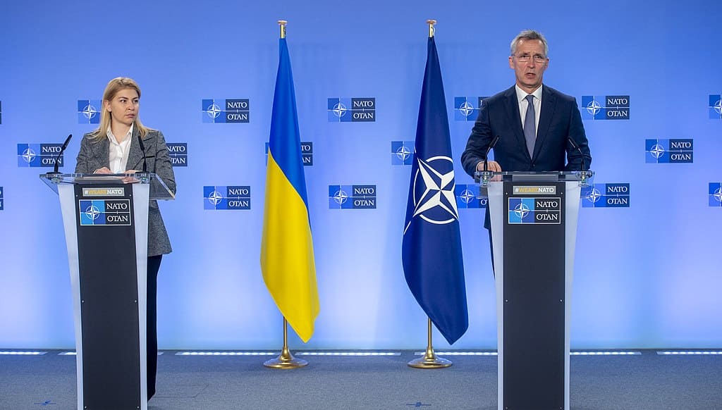 conferință nato ucraina